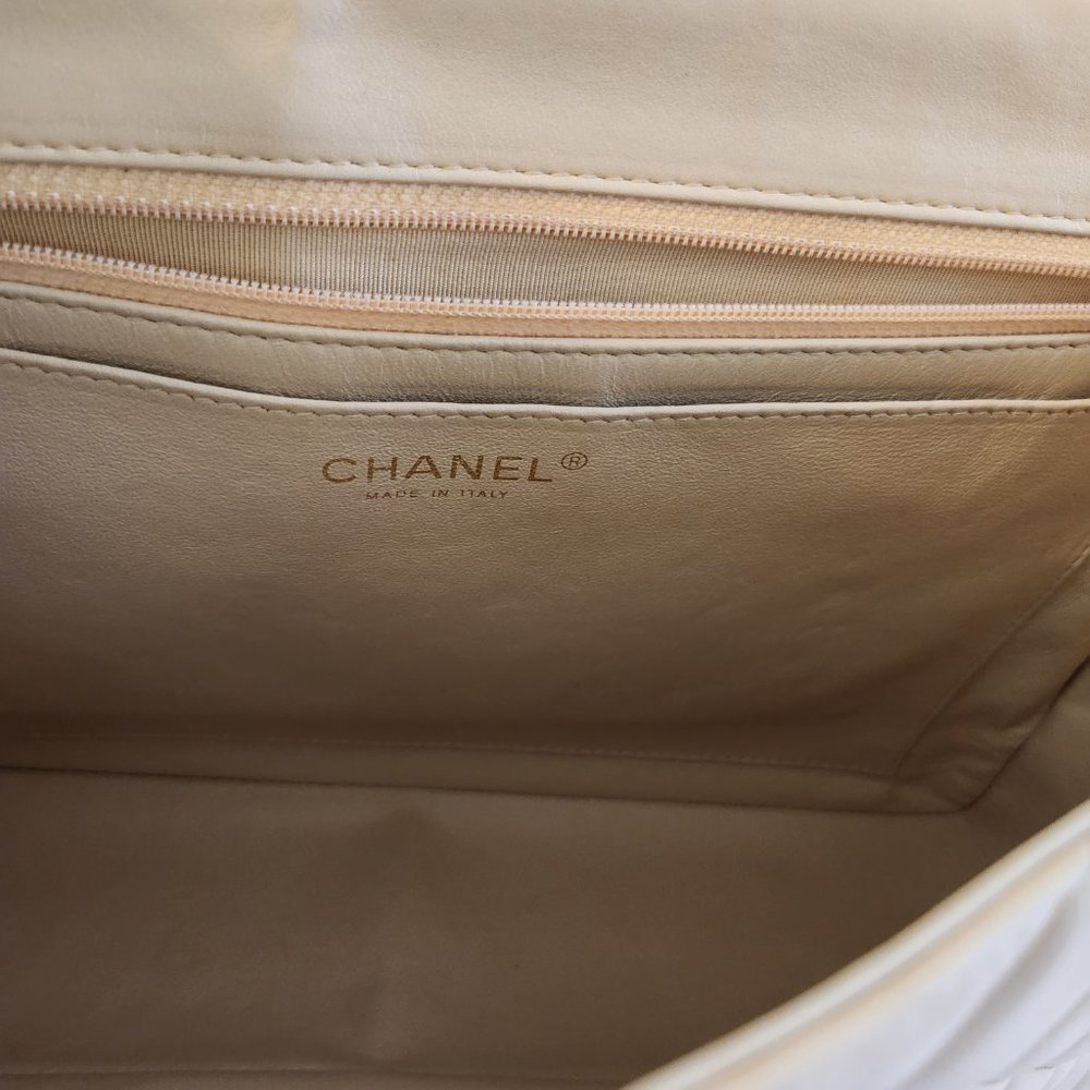 Chanel - Picture 9 of 12